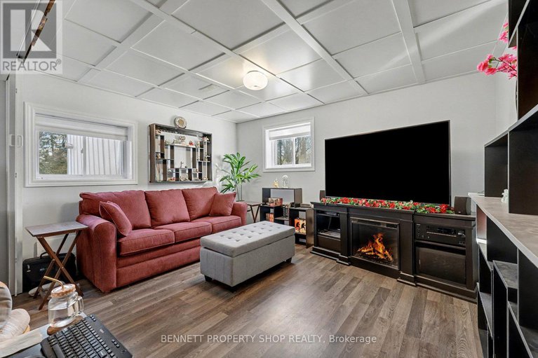 29142676/6070-fourth-line-road/rideau-twp-w-of-hwy-16-north-of-reg-rd-6/ottawa/ontario/K0A2T0_3