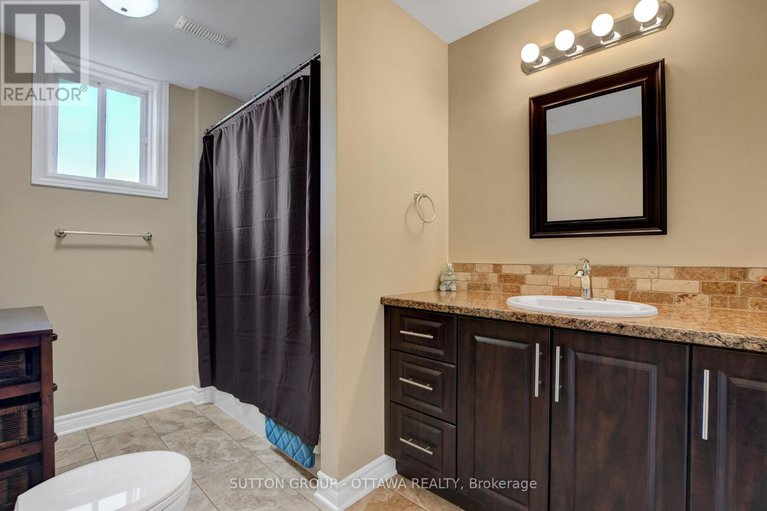 28494300/1887-champlain-street/clarencerockland-twp/clarence-rockland/ontario/K0A1N0_37
