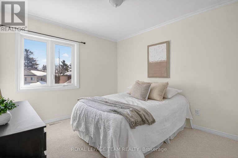 29431774/2-furlong-crescent/bridlewood/ottawa/ontario/K2M2J1_35