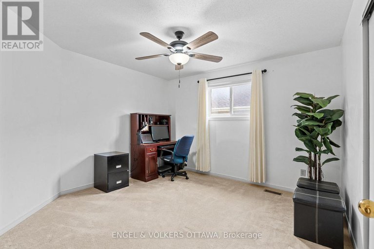 28550043/4-collingwood-crescent/morgans-grantsouth-march/ottawa/ontario/K2K2G6_34