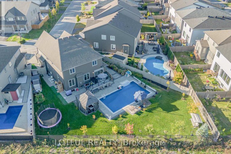 28946318/71-aridus-crescent/remainder-of-stittsville-area/ottawa/ontario/K2S2L3_34