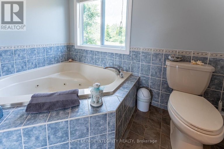 28715412/14977-country-rd-2-road/south-stormont-osnabruck-twp/south-stormont/ontario/K0C1M0_19