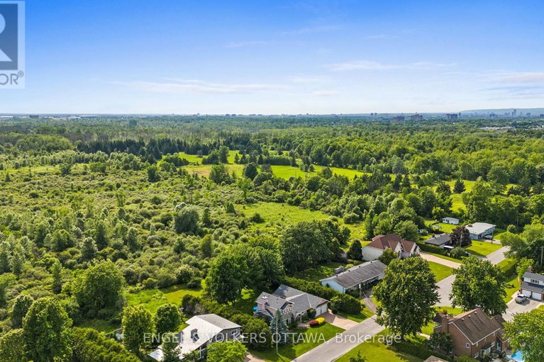 28485285/24-doris-avenue/blossom-parkkemp-parkfindlay-creek/ottawa/ontario/K1T3W8_45