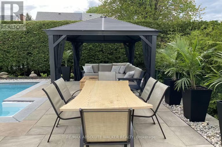 29422550/19-lambert-drive/sheahan-estatestrend-village/ottawa/ontario/K2H5Y3_32