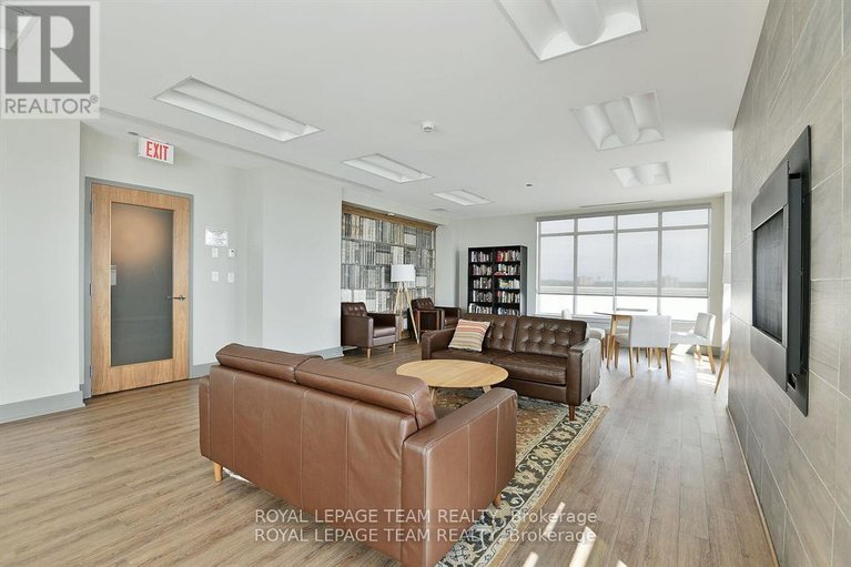 29517310/220-7-marquette-avenue/vanier/ottawa/ontario/K1L8A7_45