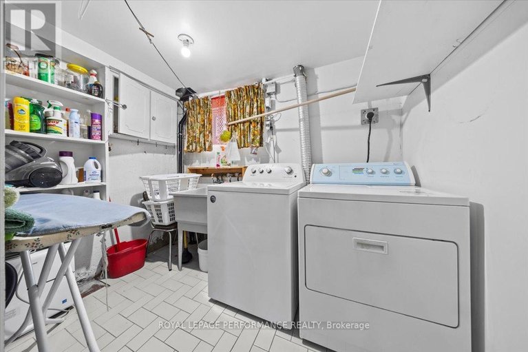 29481876/1075-secord-avenue/billings-bridge/ottawa/ontario/K1H8C7_30