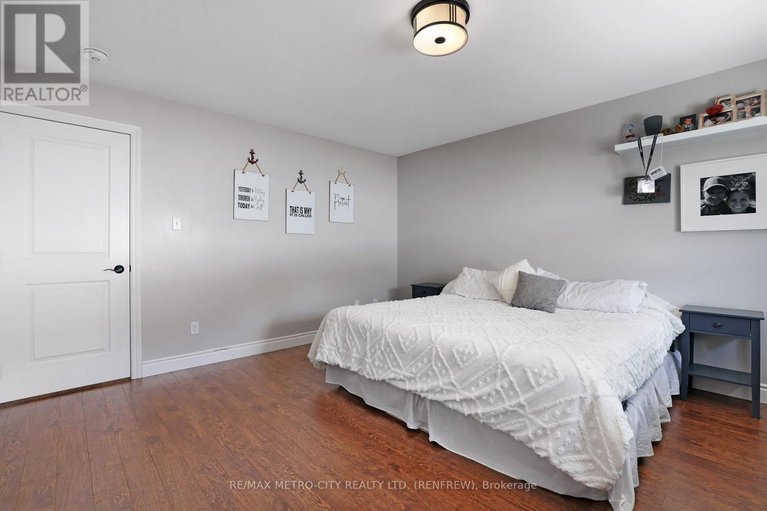 28154168/148-haramis-drive/renfrew/renfrew/ontario/K7V4M8_14