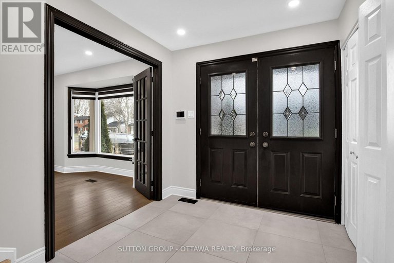 28535998/13-weatherwood-crescent/pineglencountry-place/ottawa/ontario/K2E7C5_3