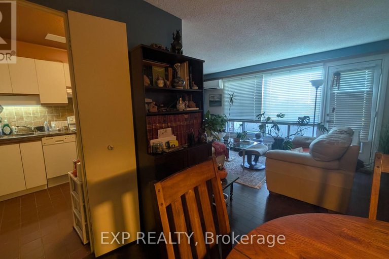 28890063/518-20-chesterton-drive/borden-farmstewart-farmcarleton-heightsparkwood-hills/ottawa/ontario/K2E6Z7_3