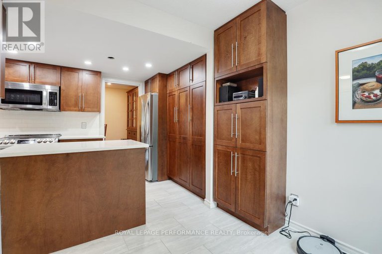 29039547/695-richmond-road/woodroffe/ottawa/ontario/K2A0G6_12