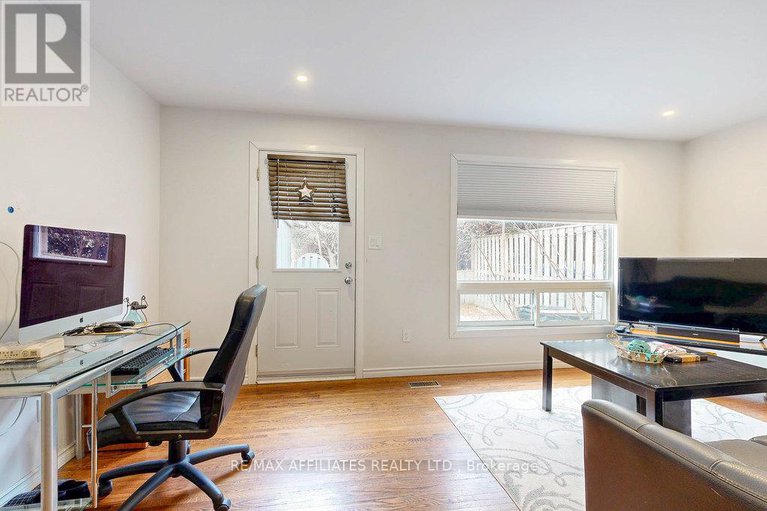 28551721/41-41-bering-court/katimavik/ottawa/ontario/K2L2B8_9