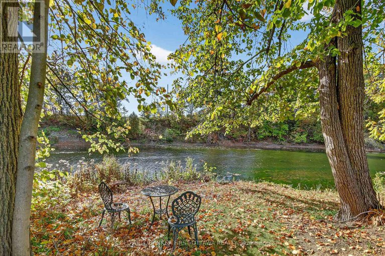 28956682/5228-mclean-crescent/manotick-long-island-nicholls-island/ottawa/ontario/K4M1G2_24