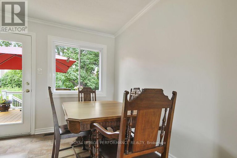 28628194/141-abbotsford-road/glencairnhazeldean/ottawa/ontario/K2L1C6_8