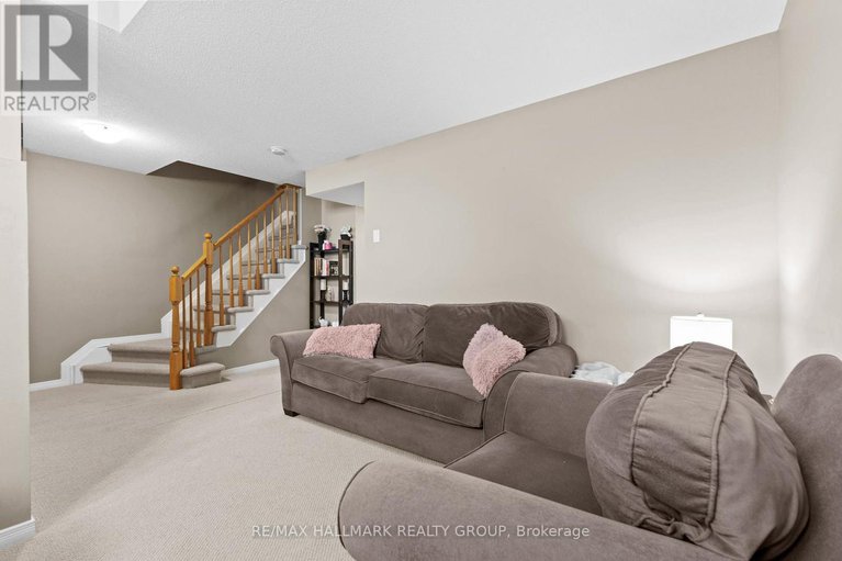 29431775/358-galston-private/mer-bleuebradley-estatesanderson-park/ottawa/ontario/K1W0G3_25