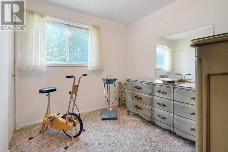 28634113/2194-haig-drive/elmvale-acres/ottawa/ontario/K1G2L2_19