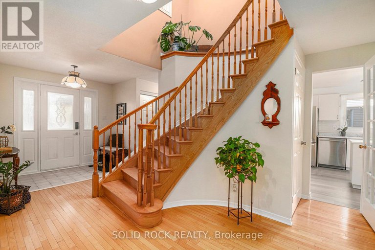 28813811/1674-sansonnet-street-s/chapel-hill/ottawa/ontario/K1C5Y6_5
