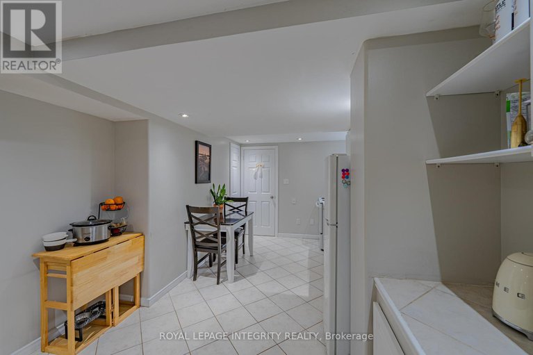 28557939/1695-gage-crescent-n/bel-air-heights/ottawa/ontario/K2C0Z7_30