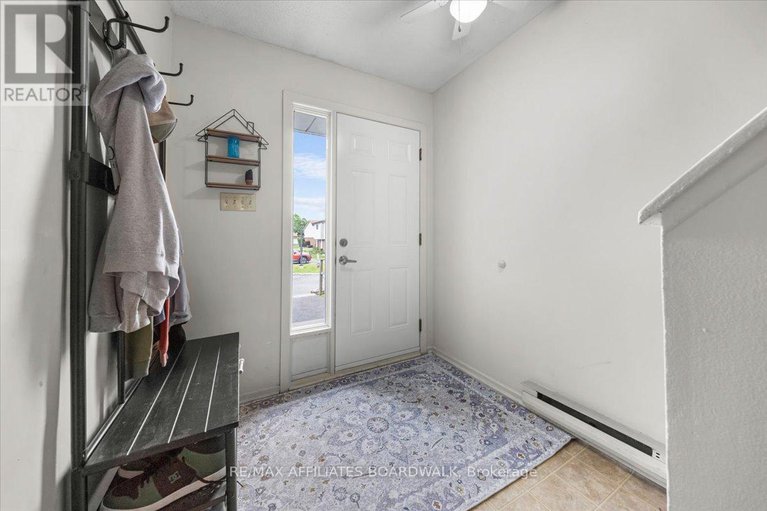28397301/40-3239-bannon-way/blossom-parkkemp-parkfindlay-creek/ottawa/ontario/K1T1T2_2