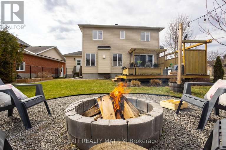 28492201/228-olde-towne-avenue/village-of-russell/russell/ontario/K4R0B3_41