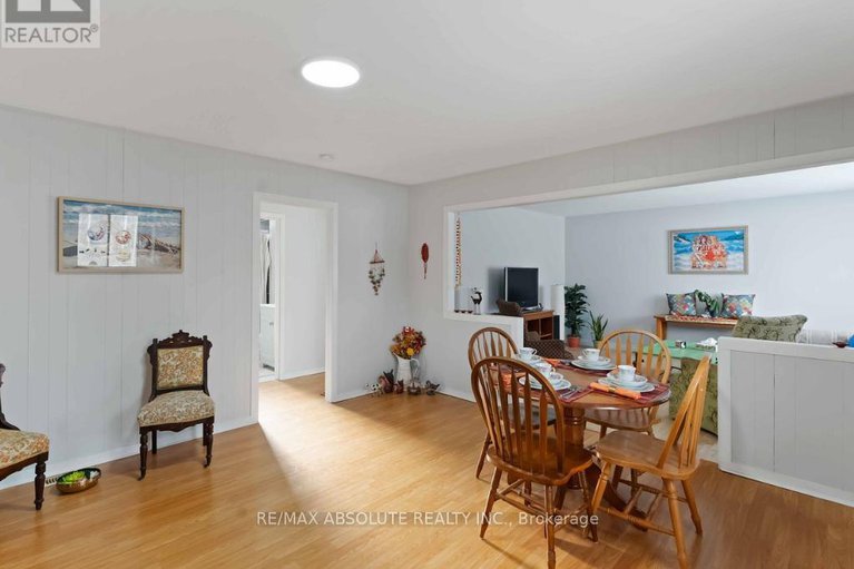 29180472/1984-forced-road/vars-area/ottawa/ontario/K0A3H0_8