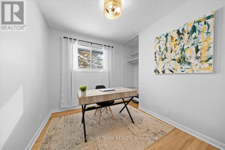 29297114/20-whitburn-crescent/crystal-beach/ottawa/ontario/K2H5K6_24