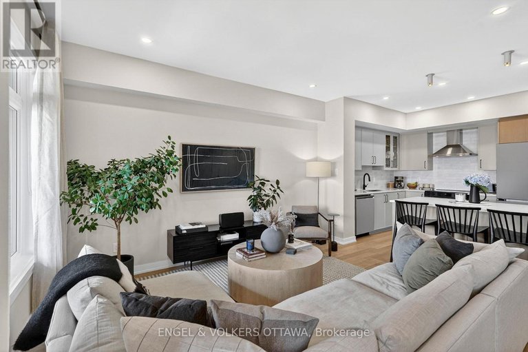 29646069/1764-crux-road/mer-bleuebradley-estatesanderson-park/ottawa/ontario/K1W0W7_17