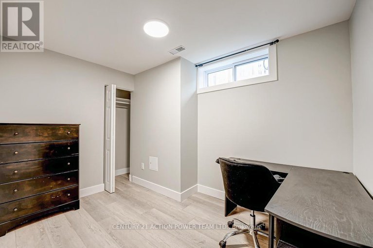 29566257/1149-and-1149-b-1149-parisien-street/cyrville-rdindustrial-park/ottawa/ontario/K1B3N3_21