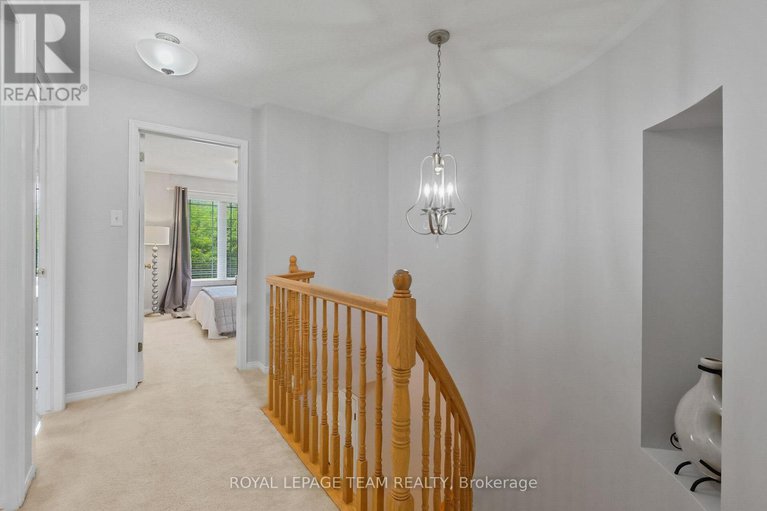 28334398/2072-dunollie-crescent/morgans-grantsouth-march/ottawa/ontario/K2W1H6_29