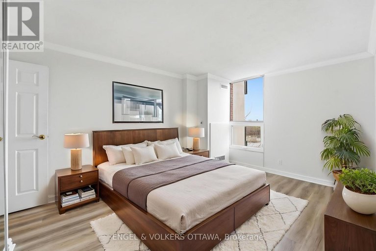 29637517/301-2951-riverside-drive/mooneys-bayriverside-park/ottawa/ontario/K1V8W6_14