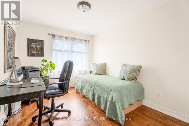 28366149/709-melbourne-avenue/laurentianview/ottawa/ontario/K2A1X4_29