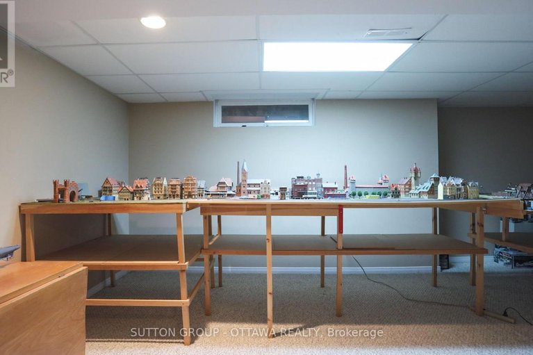 29615591/540-des-conifers-crescent/fallingbrookgardenway-south/ottawa/ontario/K4A3E2_38