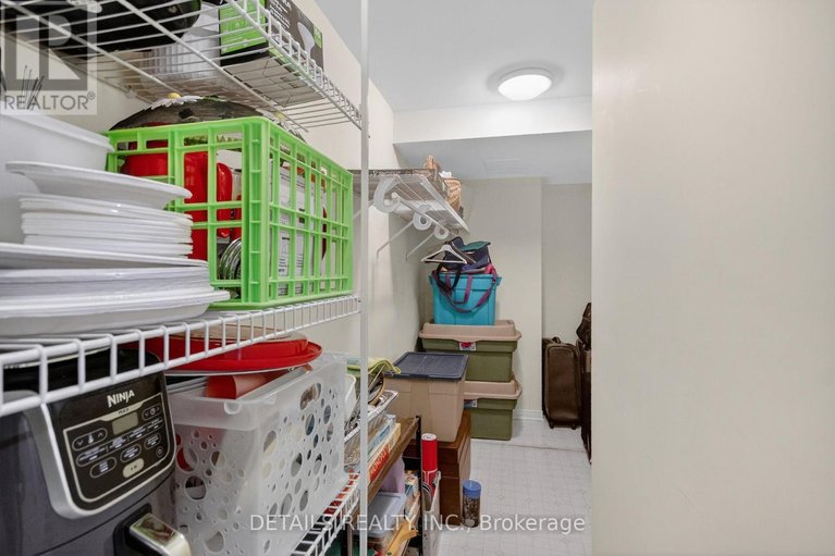 29659274/6105-lariviere-crescent/orleans-village/ottawa/ontario/K1W1C6_37