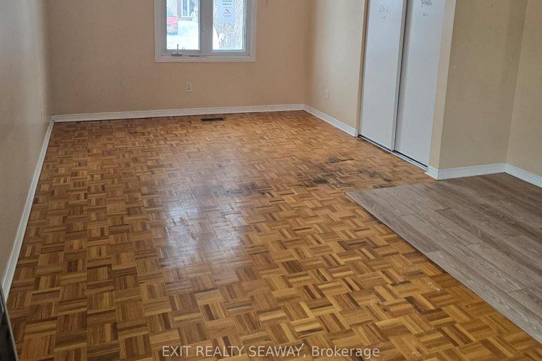 29279003/212-mcelroy-drive/glencairnhazeldean/ottawa/ontario/K2L1Y1_7