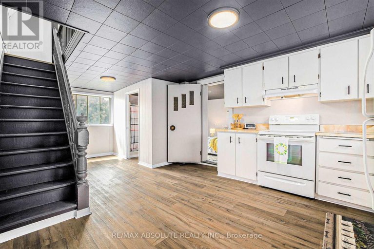 29607383/10-neilson-street/mcnabbraeside-twps/mcnabbraeside/ontario/K7S3G2_15