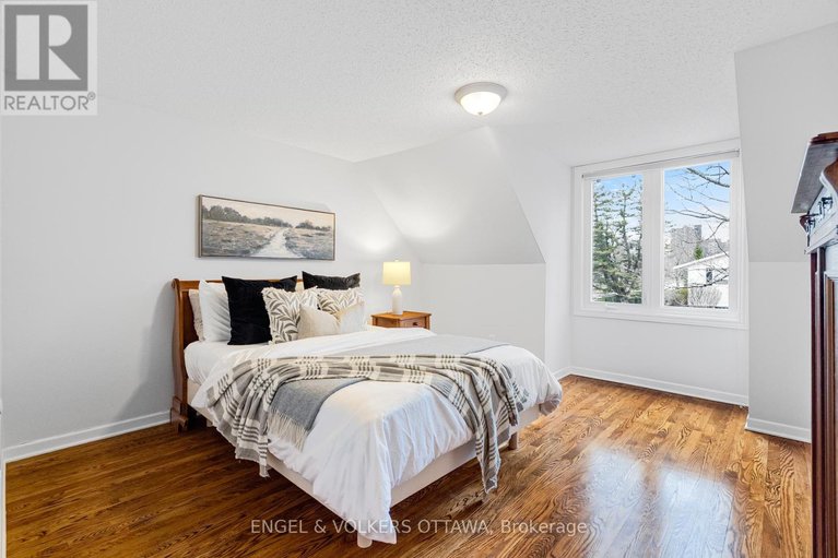 29612922/2173-beaumont-road/playfair-park/ottawa/ontario/K1H5V2_17