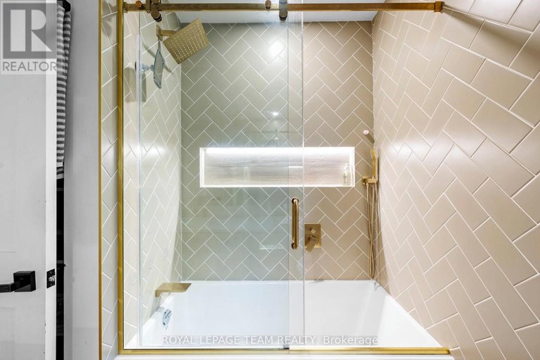 29651251/185-lacroix-avenue/bilberry-creekqueenswood-heights/ottawa/ontario/K1E1K2_27