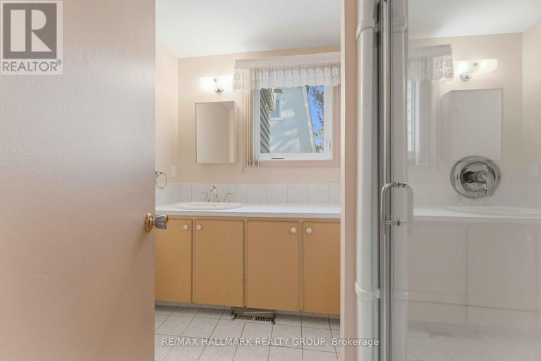 29053804/1884-elmridge-drive/beacon-hill-south/ottawa/ontario/K1J6R7_20