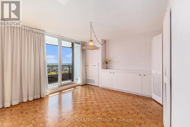 28919458/1110-2951-riverside-drive/mooneys-bayriverside-park/ottawa/ontario/K1V8W6_13