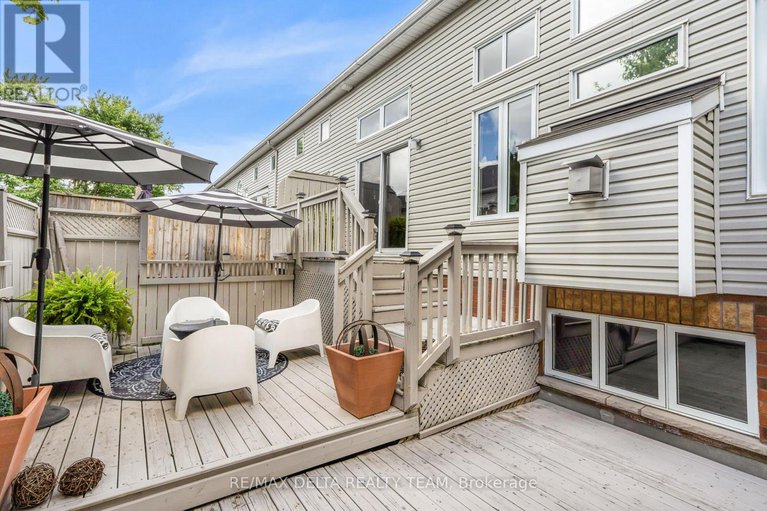 29266485/116-gladeview-private/upper-hunt-club/ottawa/ontario/K1T4C5_26