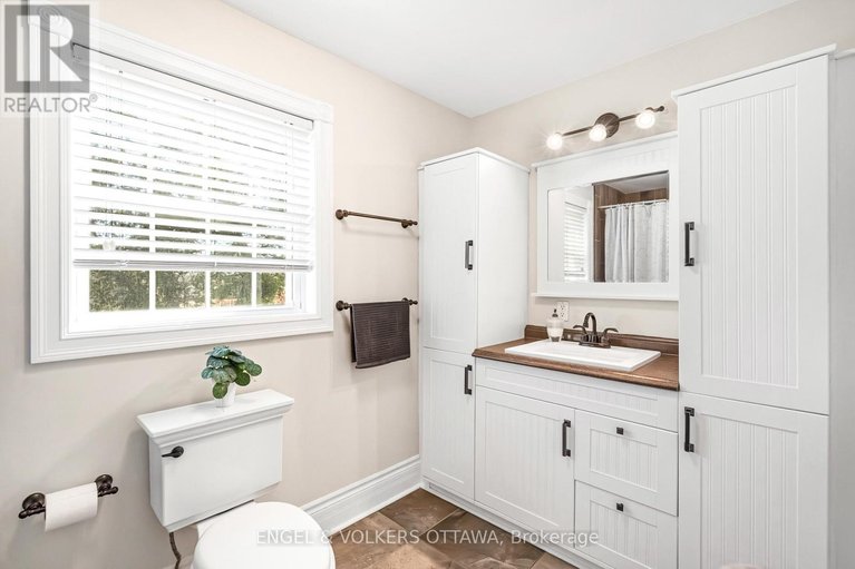 29651793/1252-anoka-street/ridgemont/ottawa/ontario/K1V6C6_23