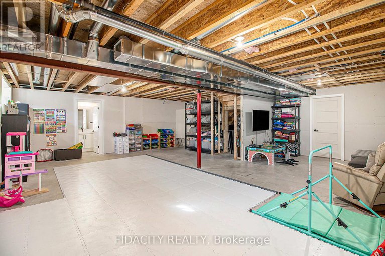 29045603/649-misty-street/village-of-russell/russell/ontario/K4R0E7_37