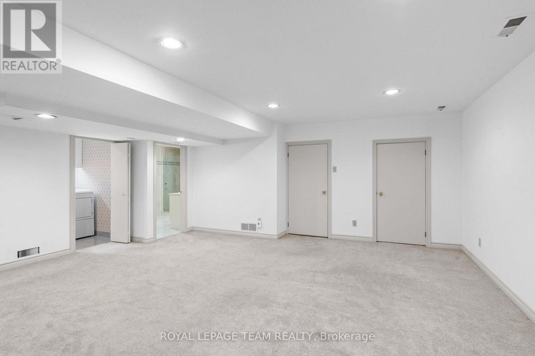 28653090/603-edison-avenue/mckellarhighland/ottawa/ontario/K2A1V6_36