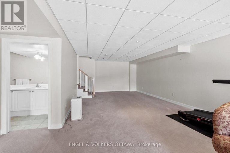 28655114/120-manorhill-private/urbandale-acres/ottawa/ontario/K1H2J4_33