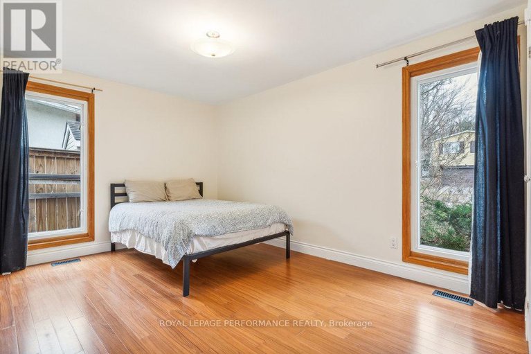 27687403/1932-marquis-avenue/ottawa/ontario/K1J8J2_17