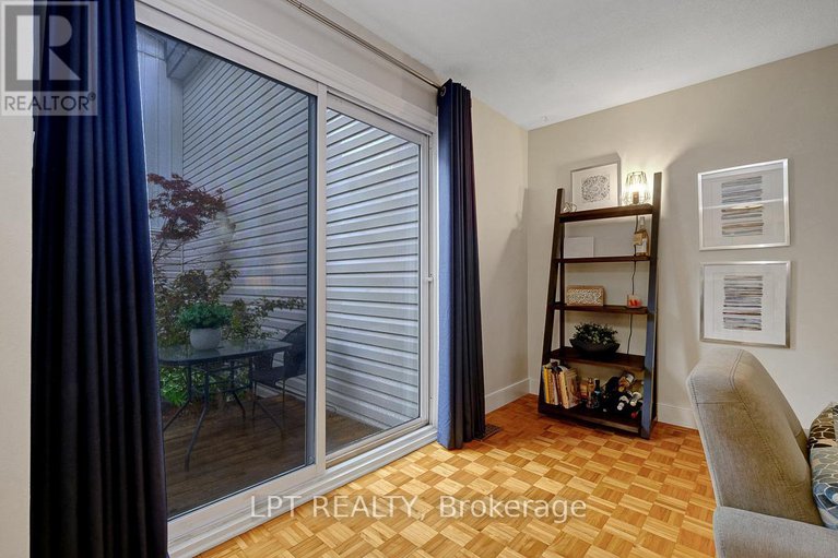 28412774/236-3310-southgate-road/south-keys/ottawa/ontario/K1V8X4_11