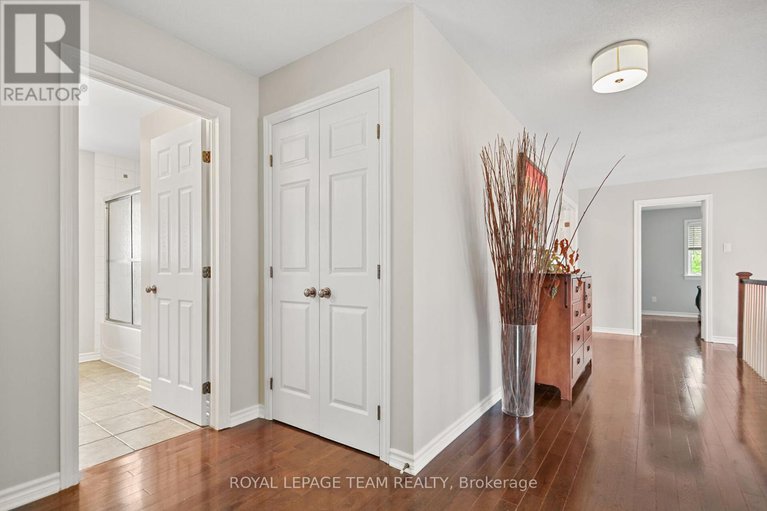 28349610/124-versilia-drive/barrhaven-east/ottawa/ontario/K2G7E2_19