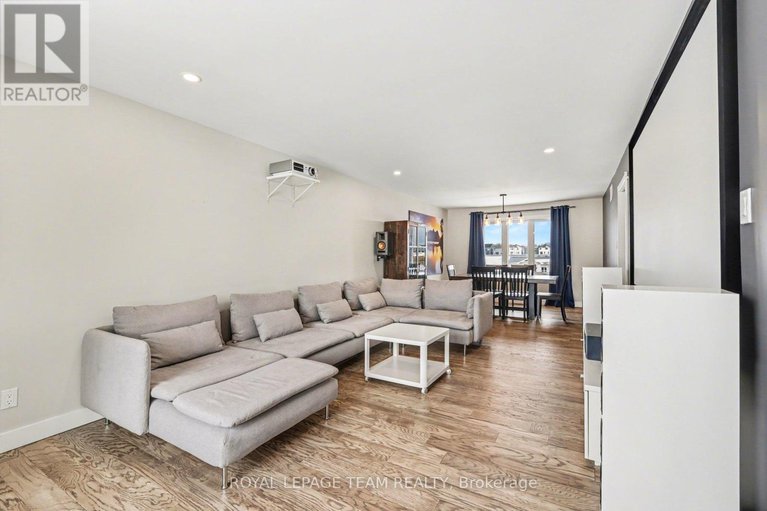 29407944/89-queen-charlotte-street/richmond/ottawa/ontario/K0A2Z0_6