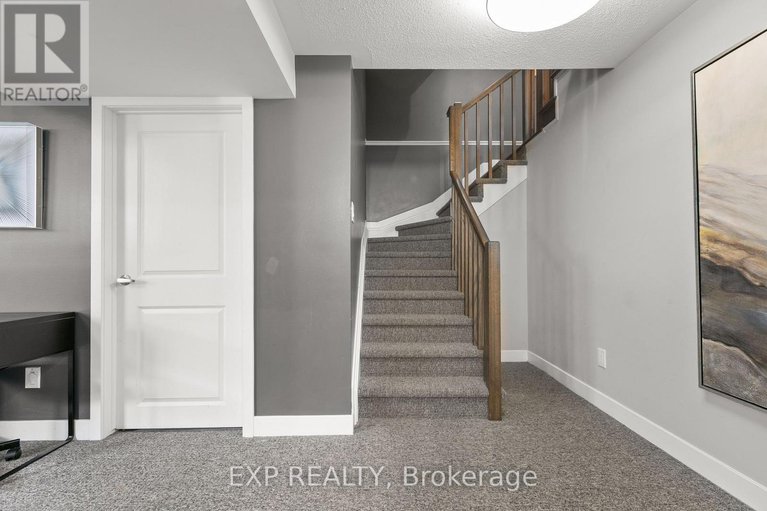 28567081/335-joshua-street/mer-bleuebradley-estatesanderson-park/ottawa/ontario/K1W0N7_31