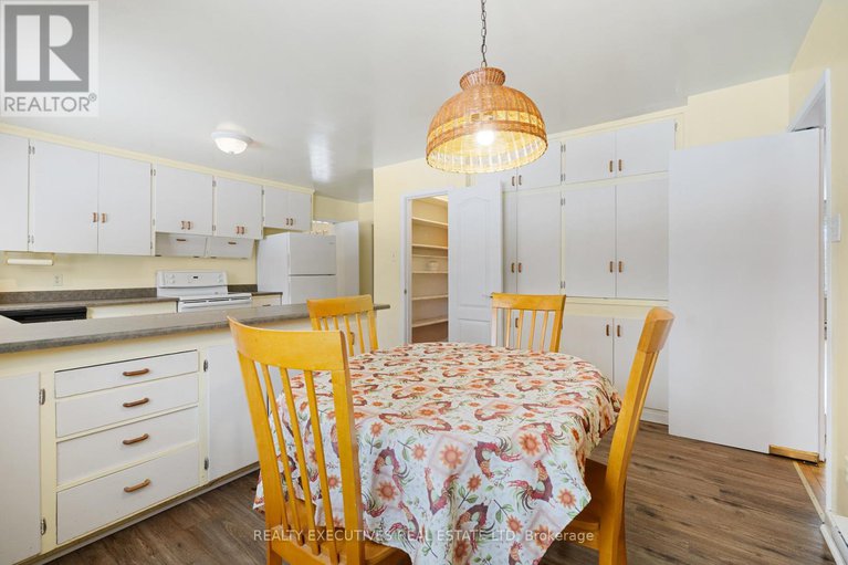 29240395/7725-lawrence-street/vernon/ottawa/ontario/K0A3J0_10