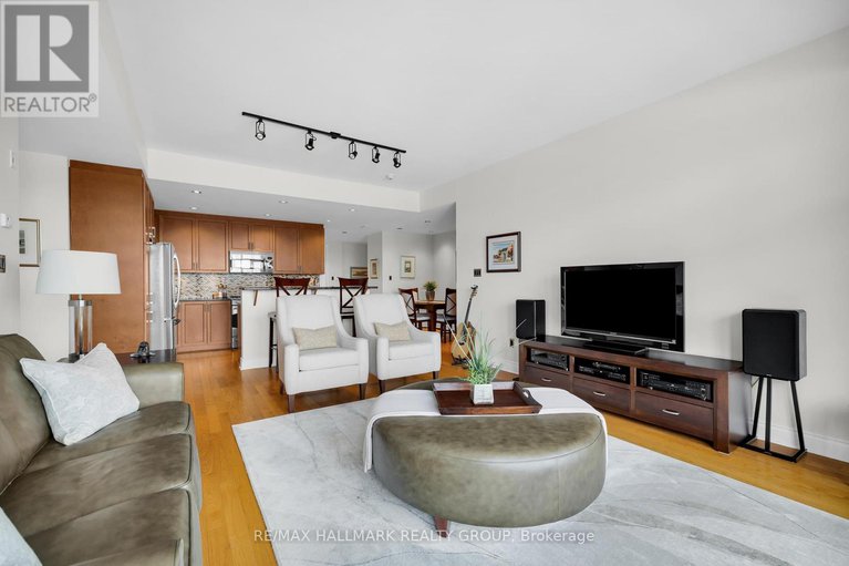 28485623/604-327-breezehill-avenue-s/west-centre-town/ottawa/ontario/K1Y1R6_20